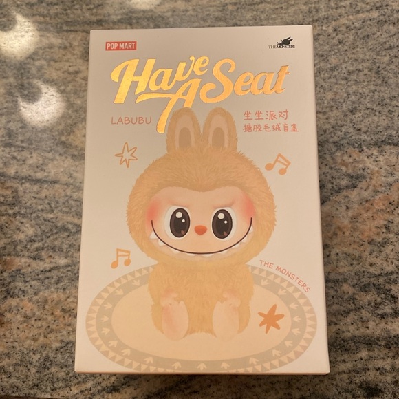 POP MART HAVE A SEAT LABUBU - Picture 1 of 6